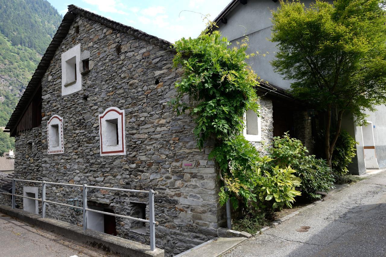 Hotel Soazza Exterior photo